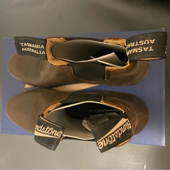 New Brown Women’s Blundstones - Picture 3 of 4